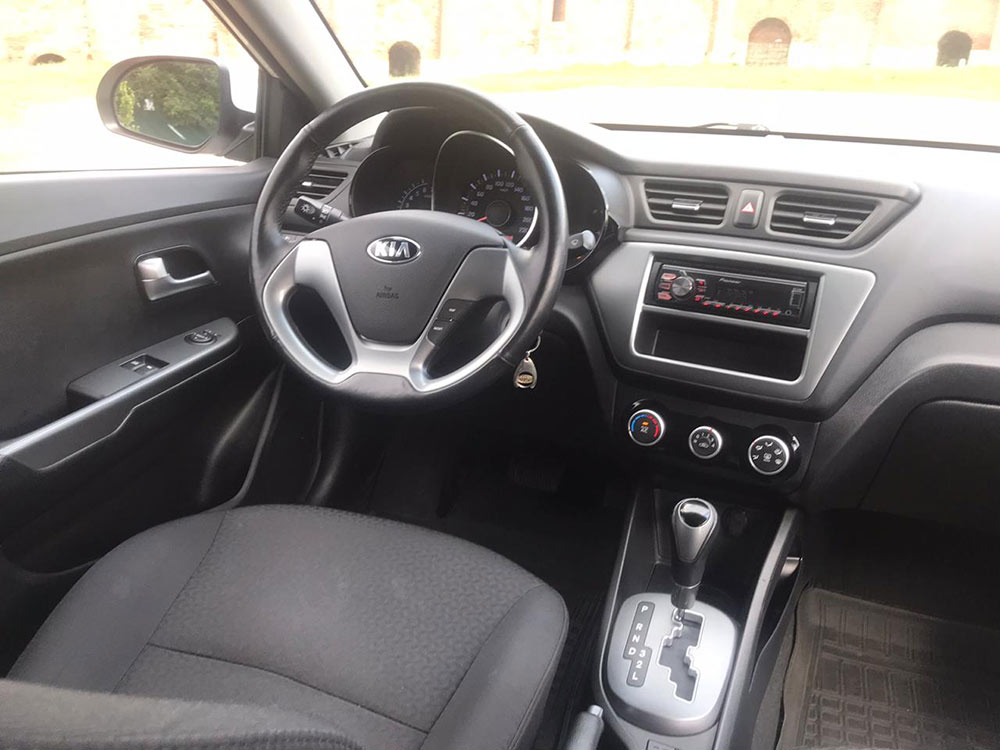 Аренда авто в Смоленске без водителя цены на KIA Rio