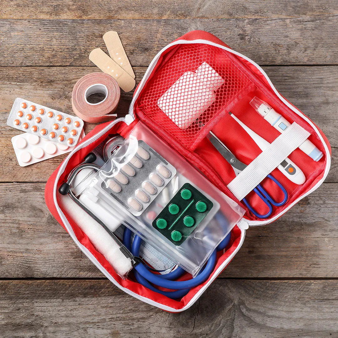 Дорожная аптечка, лекарства, препараты, здоровье